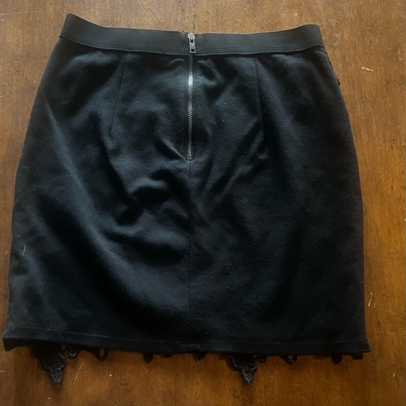 NWT American Eagle Women’s Pencil Skirt / Size 2/ Black Floral Crochet - Picture 15 of 16